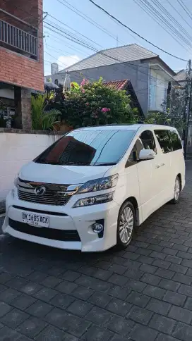 Vellfire ZG Premium Sound Low Km