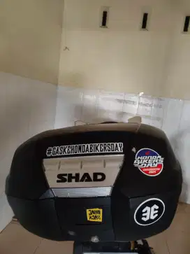 Top Box Shad AH 44 + bracket kucay PNP PCX 160