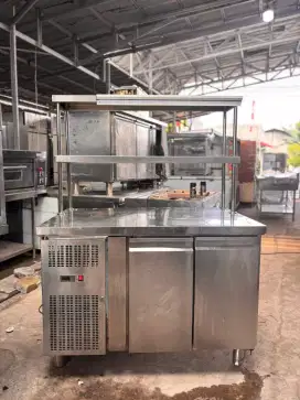 Undercounter chiller 2 pintu plus upper 
Ukuran 120x75x85