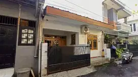 Dijual Rumah di komplek Perumahan  Kp.tengah Kramat jati