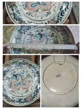 Piring Kuno Motif Naga Terbang