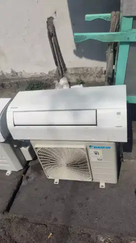 Dijual ac DAIKIN 1/2 PK Bekas/second