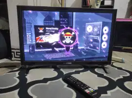 Smart tv polytron 24in mulus no minus msih ada plastik pinggir dus lkp