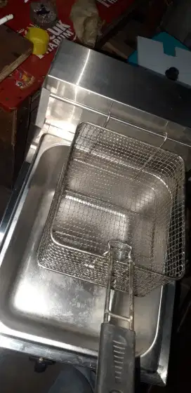Kompor plus penggorengan. Deep fryer gas 1,5jt,siap pakai