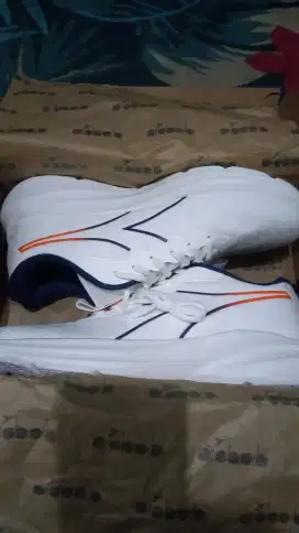 DIADORA NAZUKE NEW