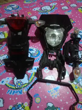 Jual headlamp Crf150l fullset dan spakbor belakang ori