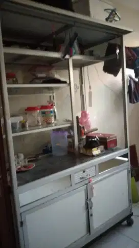 Etalase kaca jualan
