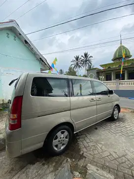 Nissan Serena 2004 Bensin