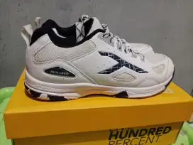 Sepatu Badminton