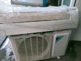 AC Daikin 1/2 pk normal mulus ples pasang garansi