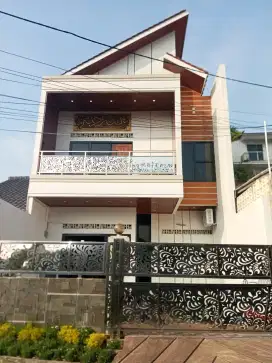 Rumah 2 Lantai Murah Nempel Jl raya Utama