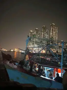 Butuh 6 orang lagi yang siap kerja di ABK kapal cumi yang siap kerja
