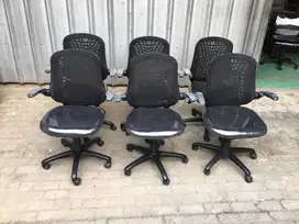 Kursi kantor merk stram