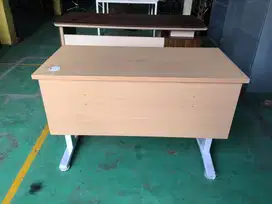 Meja kantor ukuran 120