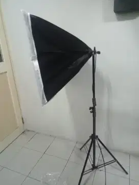 Di jual alat konten kreator.Shop box Dan Tripod