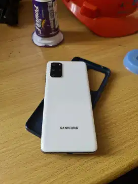 Samsung S20+ minus garis