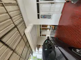 Rumah Hoek Siap Huni Dalam Komplek di Kayu Putih S8774