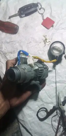 Perbaikan kunci kontak mobil