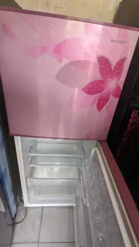 Kulkas 2 pintu normal dingin beku cepat merk SHARP
