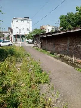 Tanah 140 buat kost UNS