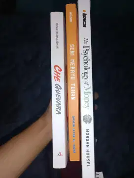 Paket Buku Bekas: Psychology of Money, Seni Merayu Tuhan, Che Guevara