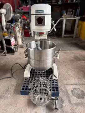 Planetary mixer
Merk Sinmag (SM 401)
Kapasitas 40 liter
