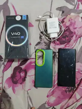 Vivo v40 5g 12/256 like new