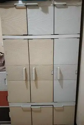 Lemari plastik merk akako
