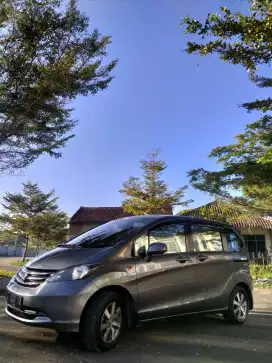 Honda freed psd 2009