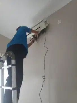 SERVICE AC BONGKAR PASANG AC CUCI AC TAMBAH FREON DLL