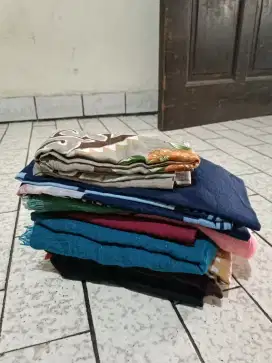 Thrifting kerudung