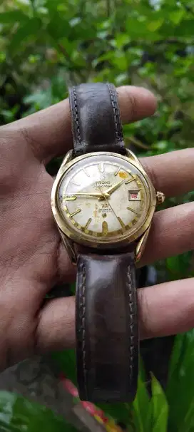 Jam titoni 77 airmaster gold