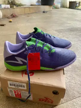 Sepatu futsal ORI SPECS size 39/40 nett