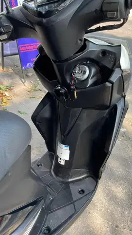 Yamaha xeon GT125 (putih)