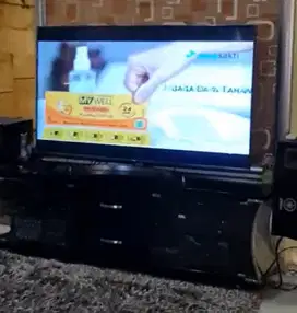 TV LG 65 inch + Meja Dudukan TV