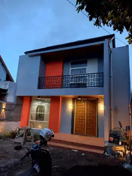 Rumah Murah Semi Villa di Sayap Setiabudi 3 Lantai LB 300 hanya 1,47 M