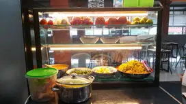 Dibutuhkan segera wanita untuk jaga counter makanan & minuman