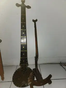 Pajangan Alat Musik