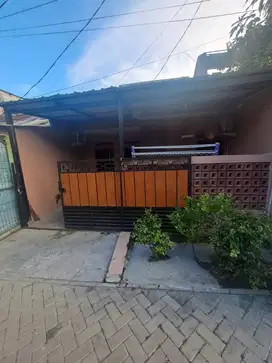 Rumah dijual surat shm dekat stasiun