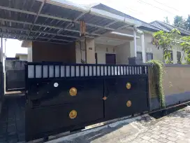 Disewakan Rumah Dilingkungan Komplek perumahan
