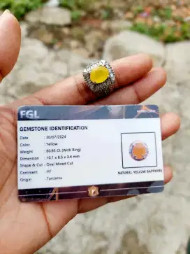 Dijual Batu Saphire Yellow Memo