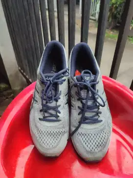 Sale sepatu asics GT 1000