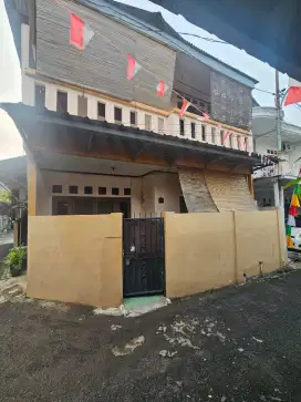Di Sewakan Rumah Asri 2 Lantai