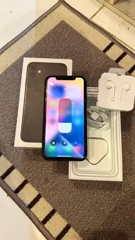 Dijual Iphone 11 Black 64GB Lengkap Terdaftar