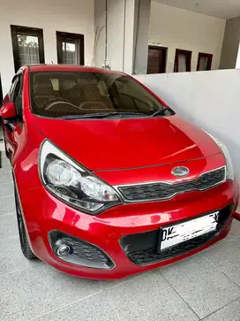 Kia Rio Hatchback Automatic 2013 Merah