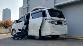 Toyota vellfire welcab z 2013 putih kursi roda