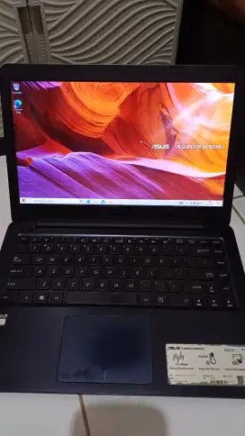 LAPTOP ASUS W402E SECOND