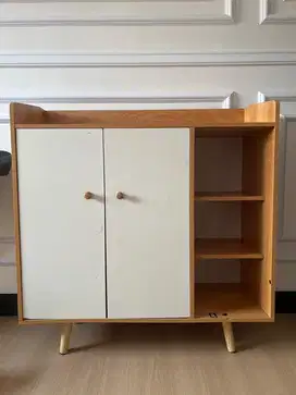 Rak buku atau rak tv serbaguna