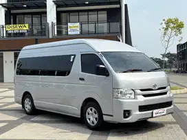 Hiace 3.0 MT 2023 Commuter