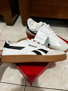 Sepatu Reabok Smash edge ukuran 38,5